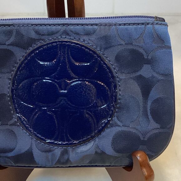 Coach Signature Logo Medallion Wristlet Clutch - Picture 3 of 13